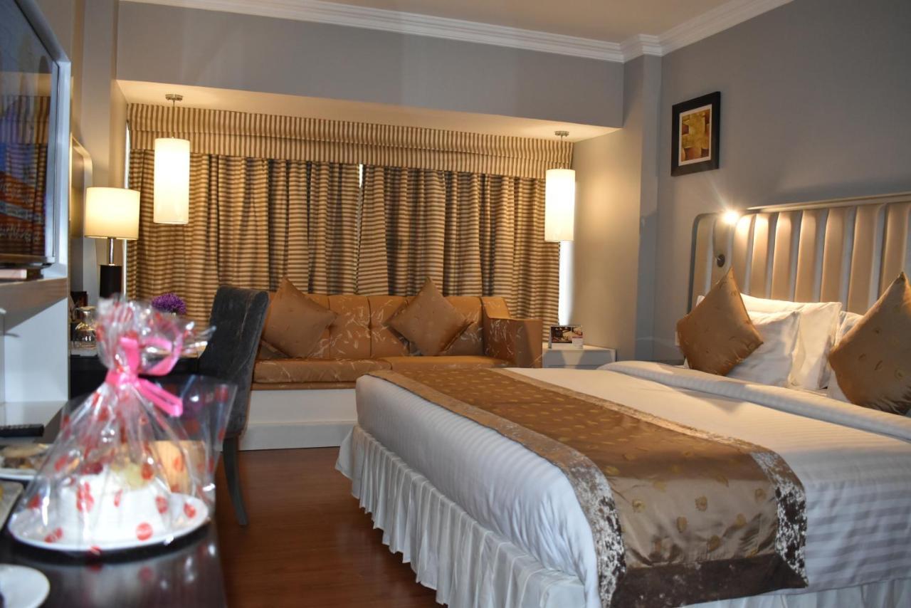 Ramada Plaza By Wyndham Karachi Airport Hotel Kültér fotó A room at the hotel