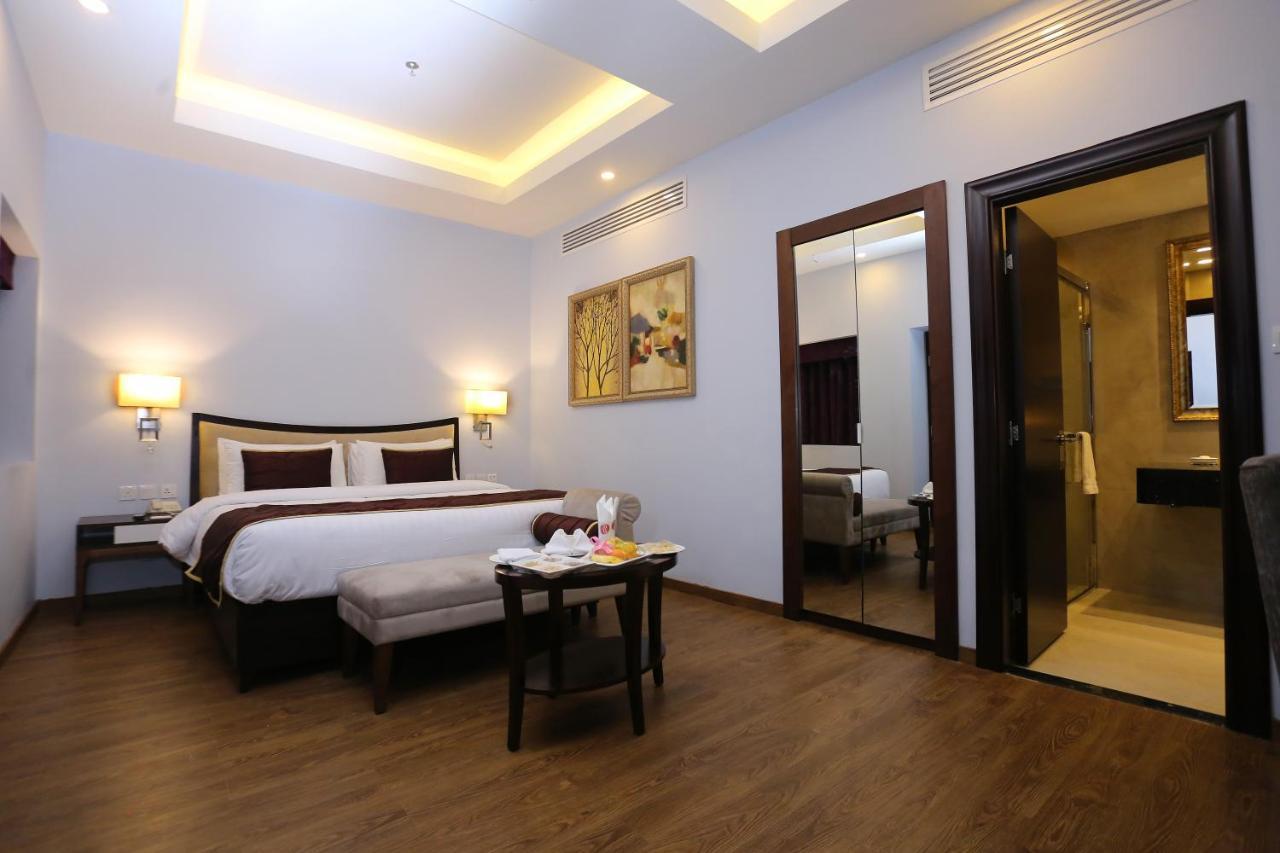 Ramada Plaza By Wyndham Karachi Airport Hotel Kültér fotó Deluxe Room